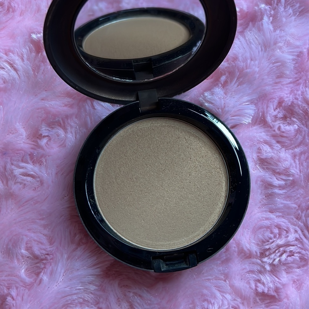 𝅺MAC Pro Longwear Bronzing Powder Nude On Board Temperature Rising Collection - Picture 5 of 6